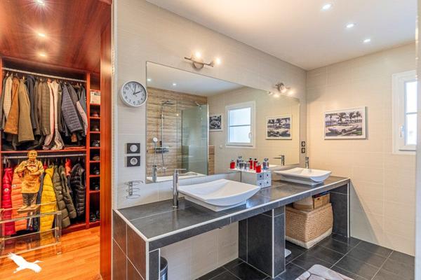 Maison à vendre |                                       Léognan |                                        6 pièces  |  222 m²