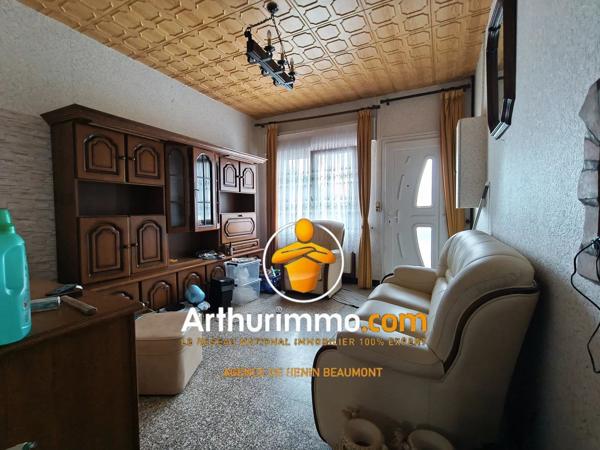 Vente                                                      Maison de ville
                        
                     4 pièces                      80 m2                     à Hénin-Beaumont