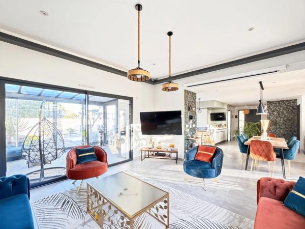 Maison d’architecte contemporaine connectée BBC 188 m² avec prestations d'exception sur parcelle de 750 m² avec piscine