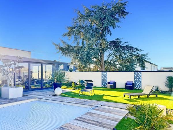 Maison d’architecte contemporaine connectée BBC 188 m² avec prestations d'exception sur parcelle de 750 m² avec piscine