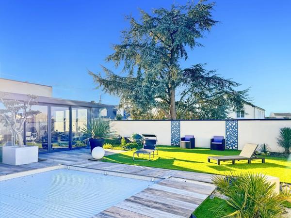 Maison d’architecte contemporaine connectée BBC 188 m² avec prestations d'exception sur parcelle de 750 m² avec piscine