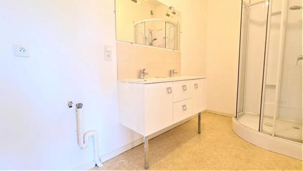 Location                                                      Appartement
                        
                     3 pièces                      65 m2                     à Albi