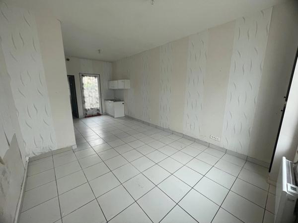 Location                                                      Maison
                        
                     3 pièces                      47 m2                     à Saint-Quentin