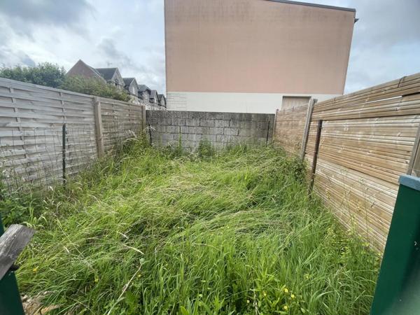 Location                                                      Maison
                        
                     3 pièces                      47 m2                     à Saint-Quentin