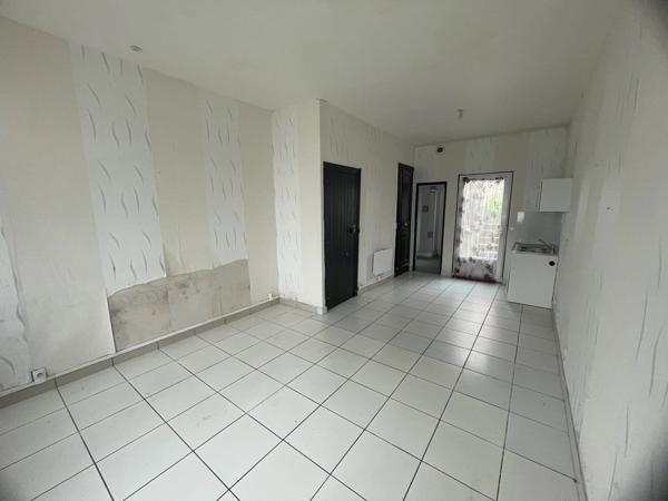 Location                                                      Maison
                        
                     3 pièces                      47 m2                     à Saint-Quentin