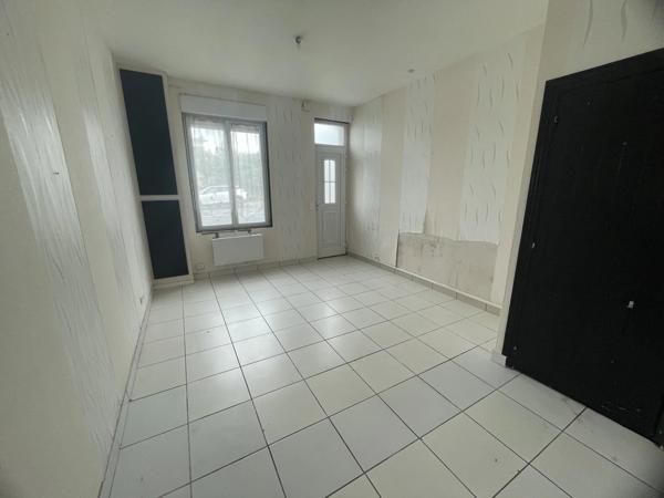 Location                                                      Maison
                        
                     3 pièces                      47 m2                     à Saint-Quentin