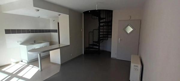 Appartement à louer à Brusque (12360)