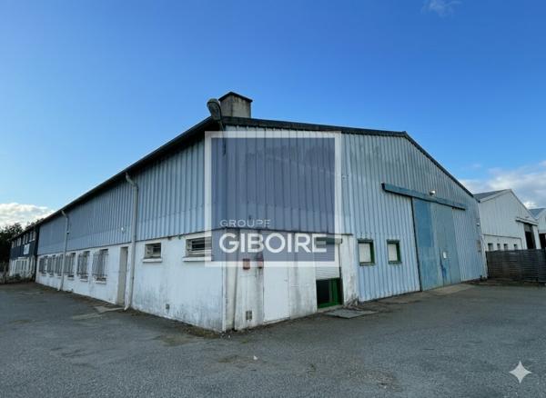 Local d'activites 760 m² à louer SAINT JACQUES DE LA LANDE (réf : 35.4304)