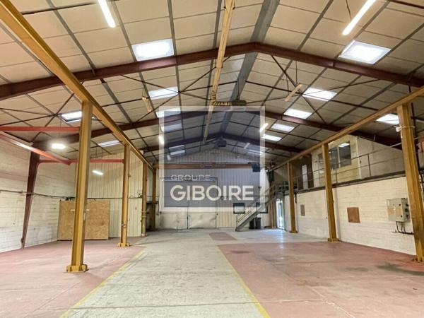Local d'activites 760 m² à louer SAINT JACQUES DE LA LANDE (réf : 35.4304)