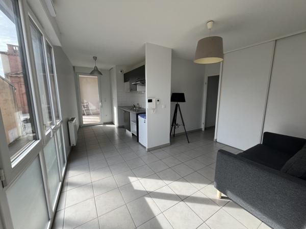 Appartement à louer 554 € CC Castanet-Tolosan 1 pièce 36 m² DPE C