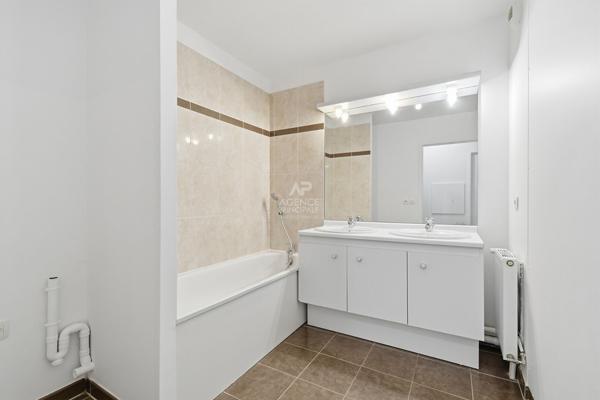 Appartement Saint Germain En Laye 5 pièces 96.61 m² Terrasse 49 m² 598 000 € **  - Référence  18419