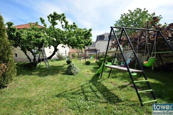 Maison 12 pièce(s) 8 chambre(s) 309 m²