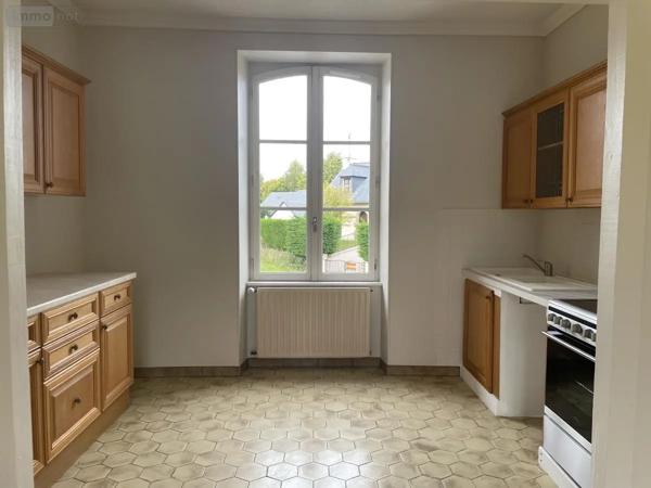 Location - Maison Saint-Jouan-des-Guérets 35430 127 m 2 800 m 2