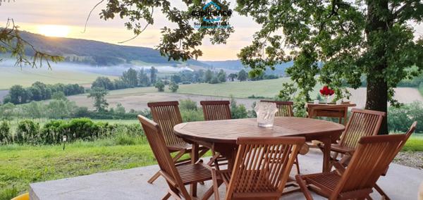 Propriete à vendre 12 pièces, 420m2 + 100m2 habitables sur 18ha de terrain