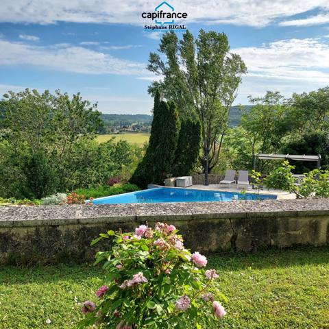 Propriete à vendre 12 pièces, 420m2 + 100m2 habitables sur 18ha de terrain