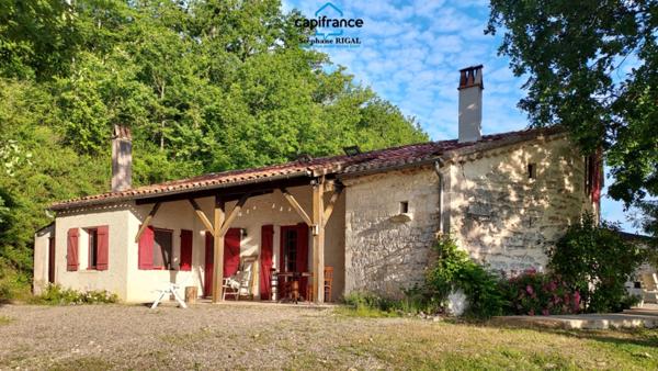 Propriete à vendre 12 pièces, 420m2 + 100m2 habitables sur 18ha de terrain