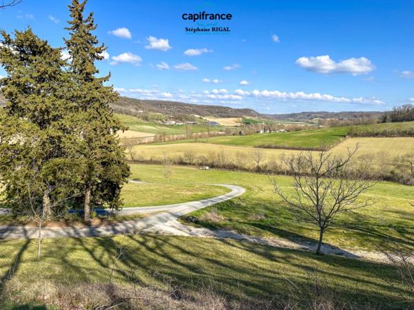 Propriete à vendre 12 pièces, 420m2 + 100m2 habitables sur 18ha de terrain