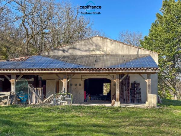 Propriete à vendre 12 pièces, 420m2 + 100m2 habitables sur 18ha de terrain