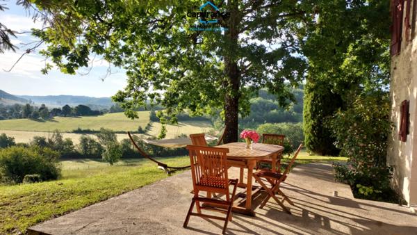 Propriete à vendre 12 pièces, 420m2 + 100m2 habitables sur 18ha de terrain