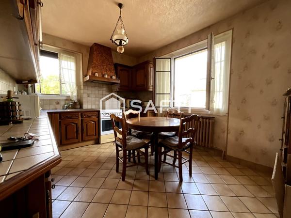 Maison avec sous-sol complet et dépendance!