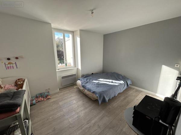 Immeuble à vendre à Saint-Berthevin en Mayenne (53940), ref : 53006-1318