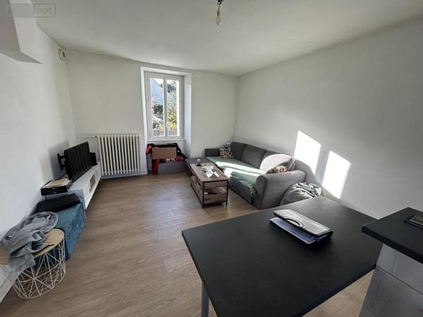 Immeuble à vendre à Saint-Berthevin en Mayenne (53940), ref : 53006-1318