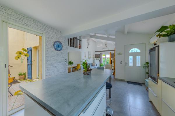 Sommières (30250) Sommières, maison T5 PLAIN PIED SUR PARCELLE DE 753 M2 piscine, garage.