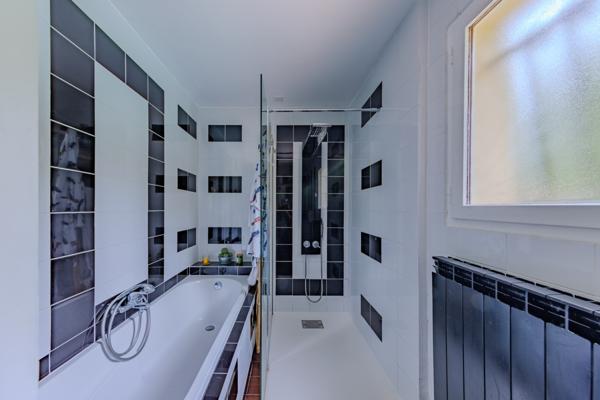 Sommières (30250) Sommières, maison T5 PLAIN PIED SUR PARCELLE DE 753 M2 piscine, garage.