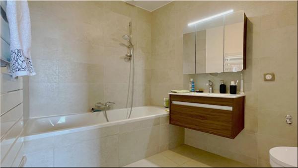 Appartement à vendre 4 pièces DIVONNE LES BAINS (01) – Résidence Le Stallion Élégance, terrasse panoramique et vue Mont Blanc