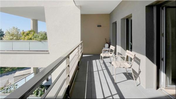 Appartement à vendre 4 pièces DIVONNE LES BAINS (01) – Résidence Le Stallion Élégance, terrasse panoramique et vue Mont Blanc