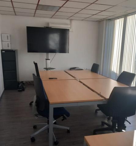 Bureaux de 600 m2 à vendre avec parcelle de 4 650 m2 A BATIR, proche Compiègne