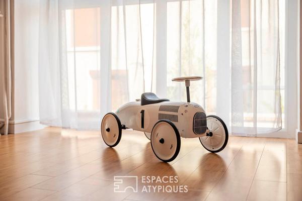 Triplex inversé avec piscine intérieure, terrasse et studio indépendant