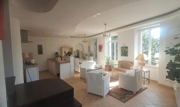 Maison Clamecy 8 pièce(s) 226 m2  122 000