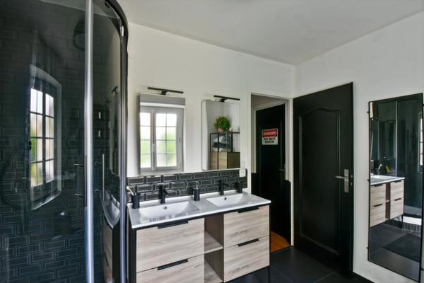 A vendre maison style mansart 6 pièces 140m² EPINAY SUR ORGE (91) à 17km de Paris, avec garage et atelier indépendant et un terrain paysagé de 598m²