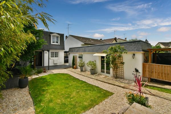 A vendre maison style mansart 6 pièces 140m² EPINAY SUR ORGE (91) à 17km de Paris, avec garage et atelier indépendant et un terrain paysagé de 598m²