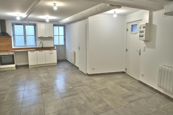 Studio- 1 pièce à louer à Chazay d'Azergues - Réf. 2344