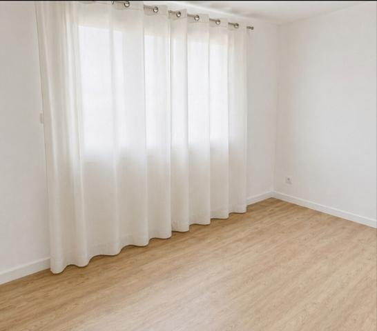 SEMI PLAIN PIED 3 CHAMBRES SANS TRAVAUX 185 000 €