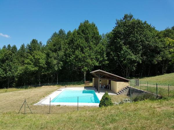 Ancien corps de ferme avec piscine