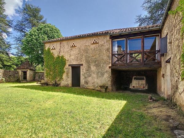 Ancien corps de ferme avec piscine