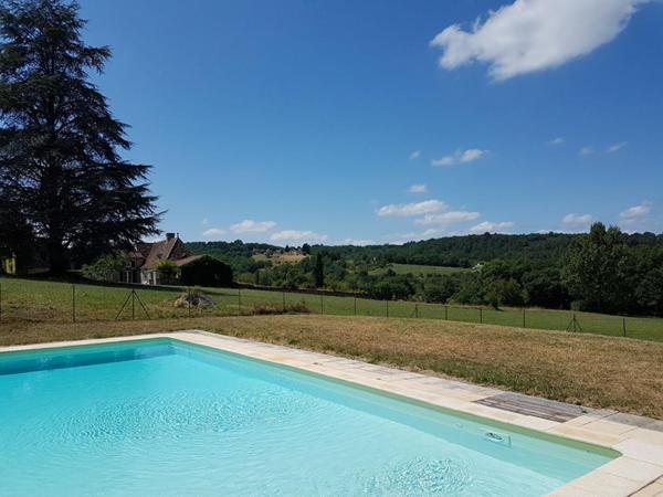 Ancien corps de ferme avec piscine