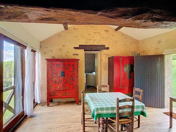 Ancien corps de ferme avec piscine