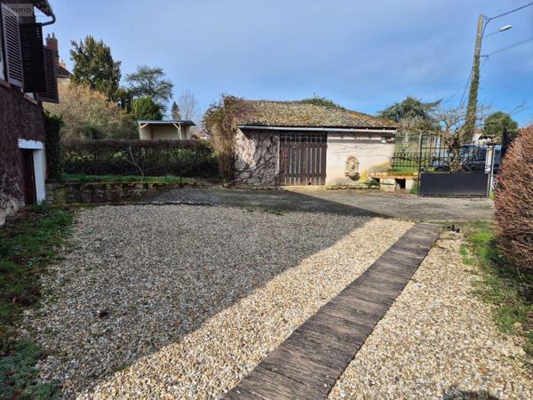 Maison à vendre à Neuvy-Saint-Sépulchre dans l'Indre (36230), ref : CG/354