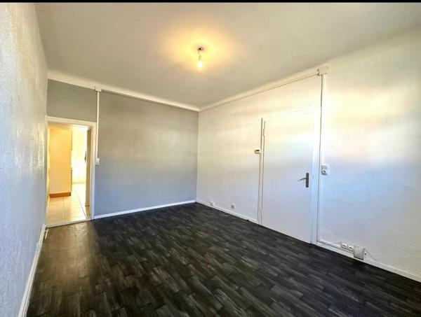 À découvrir à L’Hôpital – Maison mitoyenne de 101 m² avec jardin