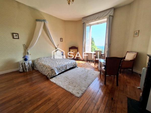 Château 15 pièces et 3 Gîtes indépendants avec piscine