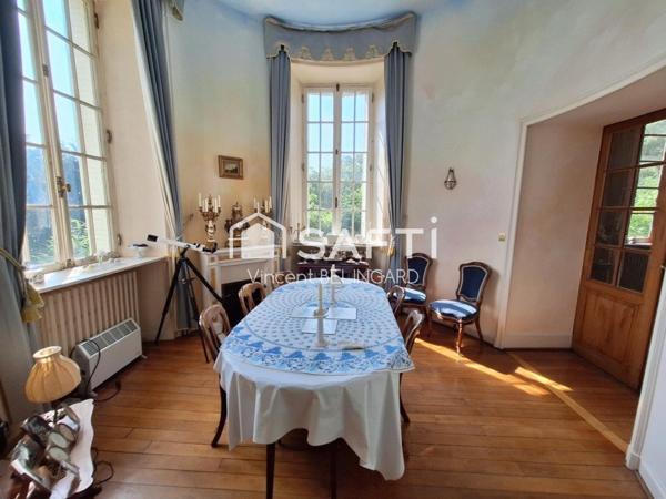 Château 15 pièces et 3 Gîtes indépendants avec piscine