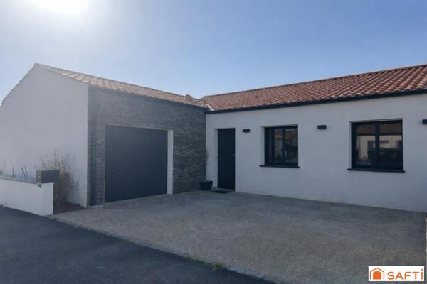 Maison contemporaine – 4 chambres – Garage – À proximité des plages