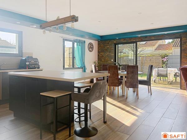 Maison contemporaine – 4 chambres – Garage – À proximité des plages