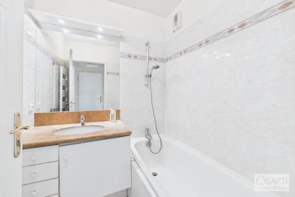 PARC DE BÉCON - 2 pièces MODERNE avec BALCON, CAVE et PARKING.