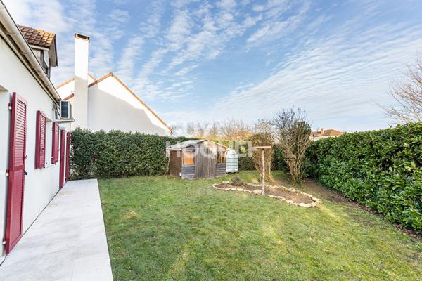 CHARMANTE MAISON FAMILIALE DE 6 PIECES (142m²) À SAINT-PIERRE-DU-PERRAY