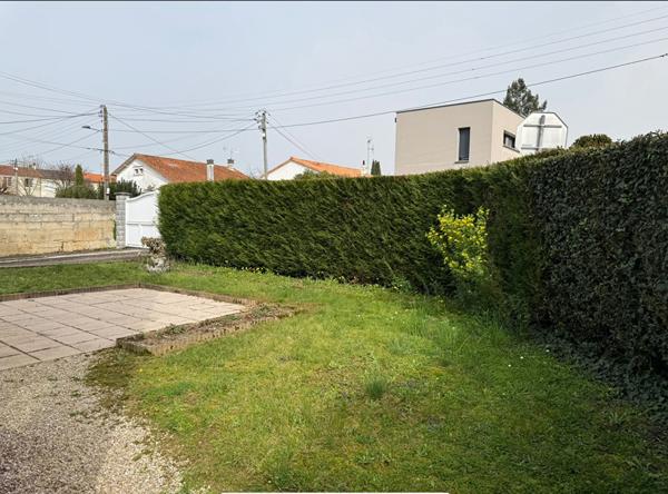 NIORT prox Quai Metayer maison 3 ch, Niort 79000